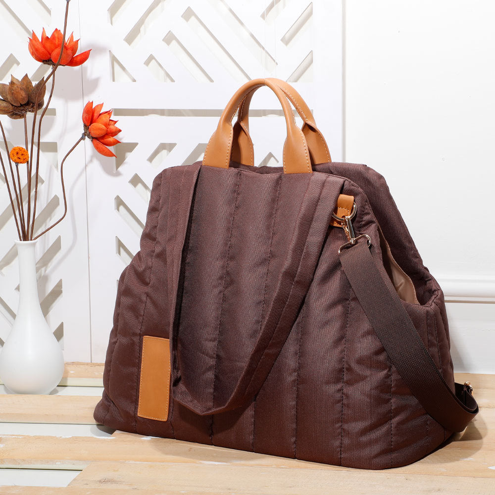 Lightweight Waterproof Pet Carrier Handbag for Dogs and Cats - Elegant and Functional Travel Accessory