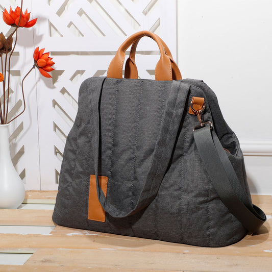 Lightweight Waterproof Pet Carrier Handbag for Dogs and Cats - Elegant and Functional Travel Accessory